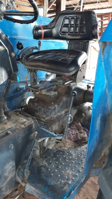 FORD TS90 - 2 เพลา เครื่องแน่นแรงดีสุดๆพร้อมใช้งาน กรองเล็ก อุปกรณ์ครบ ใบดัน,ผาน6 ช่วงล่างแน่น ยางสภาพดี 80\% เอกสารเล่มทะเบียน ราคาต่อรองได้ครับ