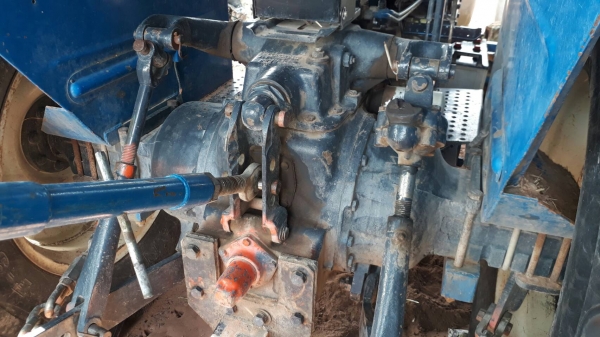 FORD TS90 - 2 เพลา เครื่องแน่นแรงดีสุดๆพร้อมใช้งาน กรองเล็ก อุปกรณ์ครบ ใบดัน,ผาน6 ช่วงล่างแน่น ยางสภาพดี 80\% เอกสารเล่มทะเบียน ราคาต่อรองได้ครับ