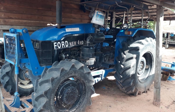 FORD TS90 - 2 เพลา เครื่องแน่นแรงดีสุดๆพร้อมใช้งาน กรองเล็ก อุปกรณ์ครบ ใบดัน,ผาน6 ช่วงล่างแน่น ยางสภาพดี 80\% เอกสารเล่มทะเบียน ราคาต่อรองได้ครับ