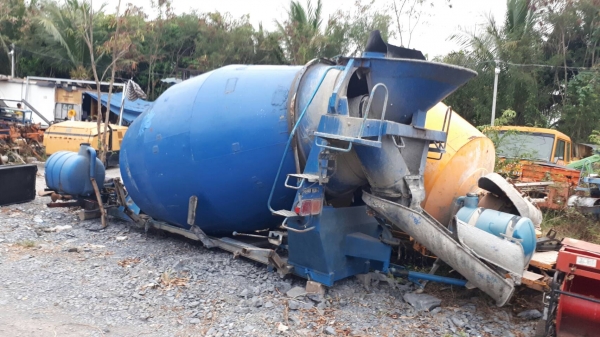 ขาย ลูกโม่ เครื่องผสมปูน ถังโม่ปูน CONCRETE MIXER ติดหลังรถบรรทุก ขนาด 6 คิว เก่าญี่ปุ่น มีถังน้ำ 2 ใบ อุปกรณ์ครบชุด
