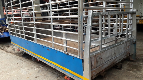 กระบะ ยาว 4.50 มีโครงเหล็ก