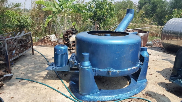 เครื่อง สลัด แห้งมือสองพร้อมใช้ ตัวที่ 2 เครื่อง สลัด แห้งมือสองพร้อมใช้ ตัวที่ 2