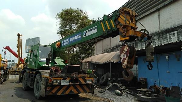 ขายเครน 25ตัน M4 พร้อมทะเบียน โทร 096-9426519    081-3479292