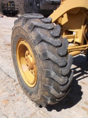 ขายรถเกรด 140G#72V10,900  พร้อม Scarifier หน้า ราคาน่าฟังเลยครับคันนี้ รถอยู่ USA สั่งง่ายๆครับ