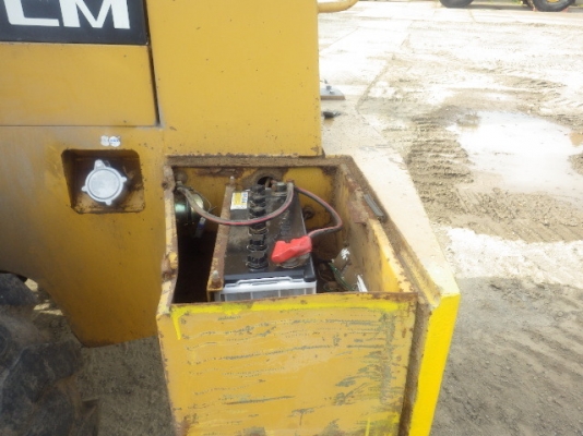 ขายรถตักล้อยาง ยี่ห้อ TCM รุ่น 835-2