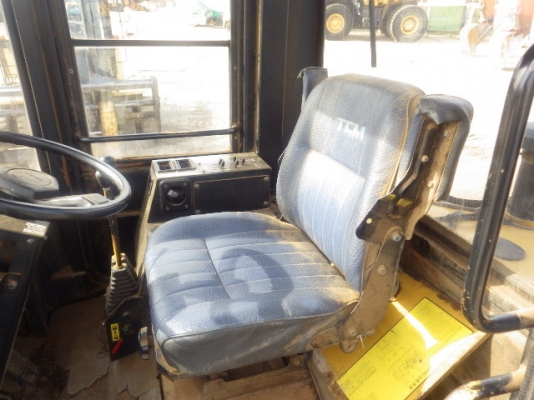 ขายรถตักล้อยาง ยี่ห้อ TCM รุ่น 835-2