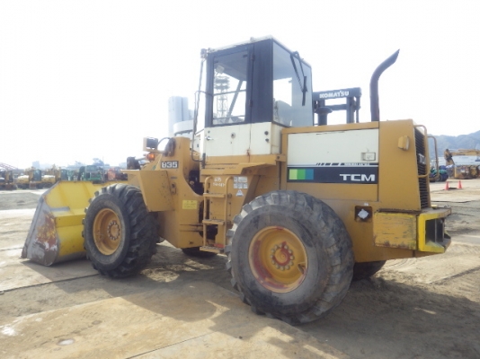 ขายรถตักล้อยาง ยี่ห้อ TCM รุ่น 835-2