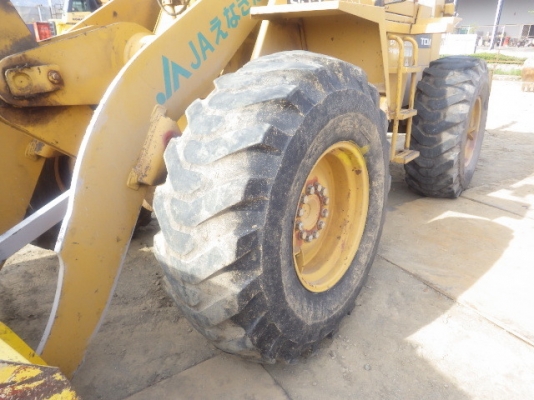 ขายรถตักล้อยาง ยี่ห้อ TCM รุ่น 835-2