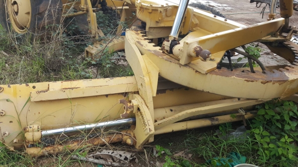 ขายตามสภาพ รถเกรด WABCO เครื่องพังเสื้อสูบทะลุ เกียร์ดี ระบบไฮดรอริคครบ เอกสารใบซื้อขาย ราคาต่อรองได้