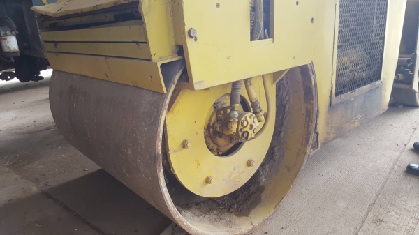 ขาย รถบด ขนาด 3.5 ตัน ล้อเหล็กหน้า-ยางหลัง เอวอ่อน รถขับใช้งานได้ เอกสารใบซื้อขาย