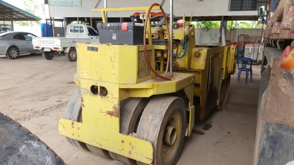 ขาย รถบด ขนาด 3.5 ตัน ล้อเหล็กหน้า-ยางหลัง เอวอ่อน รถขับใช้งานได้ เอกสารใบซื้อขาย
