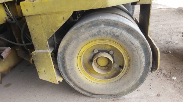 ขาย รถบด ขนาด 3.5 ตัน ล้อเหล็กหน้า-ยางหลัง เอวอ่อน รถขับใช้งานได้ เอกสารใบซื้อขาย