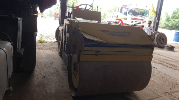 ขาย รถบด ขนาด 3.5 ตัน ล้อเหล็กหน้า-ยางหลัง เอวอ่อน รถขับใช้งานได้ เอกสารใบซื้อขาย