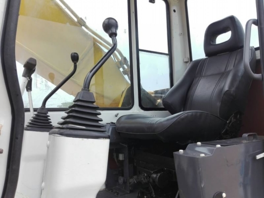 KOMATSU 200 รุ่น5 สภาพพร้อมใช้งาน เครื่องดีค่ะ