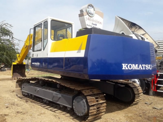 KOMATSU 200 รุ่น5 สภาพพร้อมใช้งาน เครื่องดีค่ะ