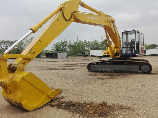 KOMATSU 200 รุ่น5 สภาพพร้อมใช้งาน เครื่องดีค่ะ