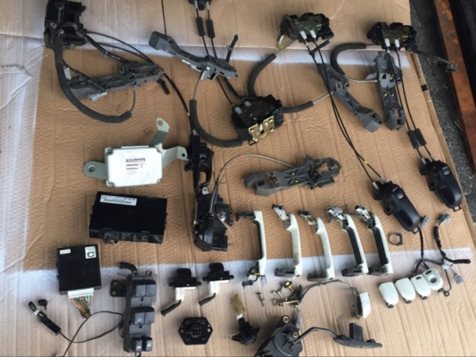 ขายด่วน ไฟท้ายและอะไหล่ รถ Nissan Cube  Z11 เดิมรถญี่ปุ่น สภาพใหม่