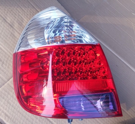 ขาย  ไฟท้าย รถ Jazz  ตัวแรก คู่ละ 3,500 บาท ส่งฟรี เดิมรถญี่ปุ่น สภาพใหม่