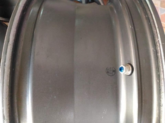 โล๊ะจร้า ล้อแท้ Work Emotion CR Kai 18" 5H114.3 เดิมๆ ขายโล๊ะ !!! ทั้งชุด 19,900.-Net โล๊ะจร้า ล้อแท้ Work Emotion CR Kai 18" 5H114.3 เดิมๆ ขายโล๊ะ !!! ทั้งชุด 19,900.-Net