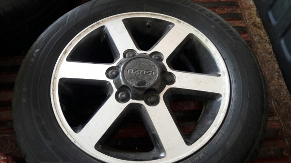 ล้อเดิม6รู สีพอได้กลึงหน้าเงาขอบ16  แถมยางปี13 ชุด2,900บ.