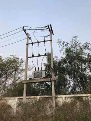 หม้อแปลงขนาด250Kva ของบริษัทสีวลี พร้อมเสาพร้อมอุปกรณ์ เพิ่งเอาหม้อแปลงลง หม้อแปลงขนาด250Kva ของบริษัทสีวลี พร้อมเสาพร้อมอุปกรณ์ เพิ่งเอาหม้อแปลงลง