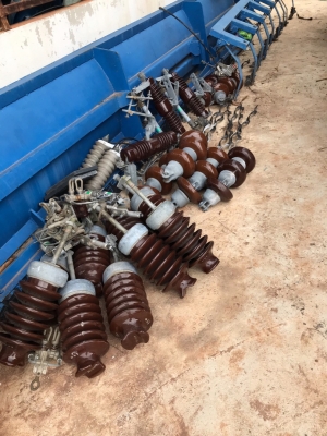 หม้อแปลงขนาด250Kva ของบริษัทสีวลี พร้อมเสาพร้อมอุปกรณ์ เพิ่งเอาหม้อแปลงลง หม้อแปลงขนาด250Kva ของบริษัทสีวลี พร้อมเสาพร้อมอุปกรณ์ เพิ่งเอาหม้อแปลงลง