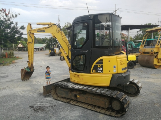 มาใหม่ๆ สวยๆเลย KOMATSU PC 50MR-2 อามยาวพิเศษ นำเข้าจากญี่ปุ่นโดยตรง ชั่วโมงทำงานน้อย พร้อมตู้เก๋งสวยๆ โทร.090-986-2521 อ๊อบ