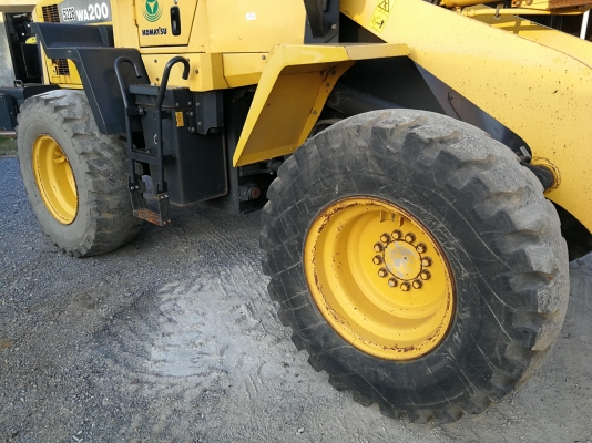 ขาย KOMATSU WA200-6 นำเข้าจากญี่ปุ่น โทร&bull;090-986-2521 อ๊อบ