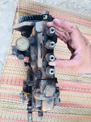 อะไหล่รถตัก Komatsu 507 ปั๊มโซล่าเครื่อง 4D94 คอนโทรลวาว์ล