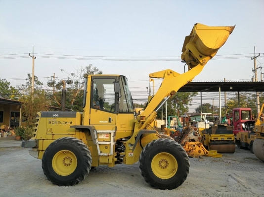 ขาย รถตักล้อยาง KOMATSU WA100-3 เครื่อง 6สูบ นำเข้าจากญี่ปุ่น โทร.090-986-2521 อ๊อบ