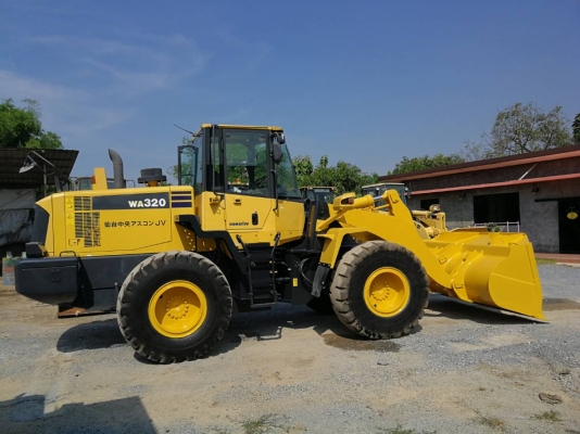 ขายถูก KOMATSU WA320-6 สภาพสวย นำเข้าจากญี่ปุ่น โทร.090-986-2521 อ๊อบ