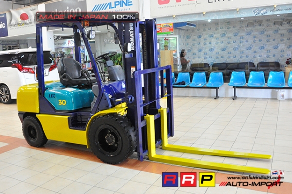 ขายรถโฟล์คลิฟท์มือสอง KOMATSU รุ่น FG30C-12-546366 นำเข้าจากประเทศญี่ปุ่น 100\% ไม่เคยใช้งานในไทย