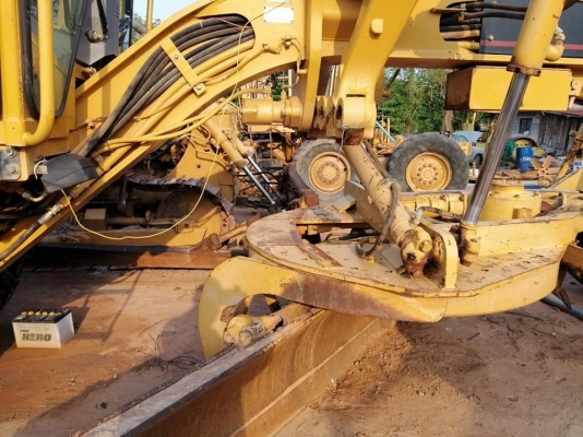 รถเกรดเดอร์ 12H เล่มทะเบียนพร้อมโอน สภาพสดจริงๆ