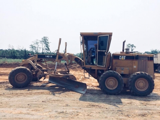 รถเกรดเดอร์ 12H เล่มทะเบียนพร้อมโอน สภาพสดจริงๆ