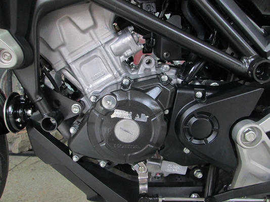 สด-ผ่อน (โอนฟรี) ขาย Honda CB 150 R ตัว TOP มี ABS ไมล์แท้ 1236 กม ปี 2018 สภาพป้ายแดงสวยเดิมๆ