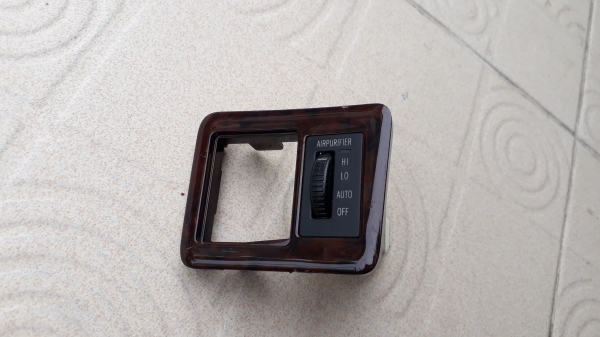 สวิทช์ AIRPURIFER TOYOTA พร้อมกรอบลายไม้