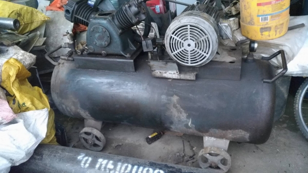 ถังลม300ลิตรและหัวปั้ม5แรงพูม่าไม่สมยูรณ์