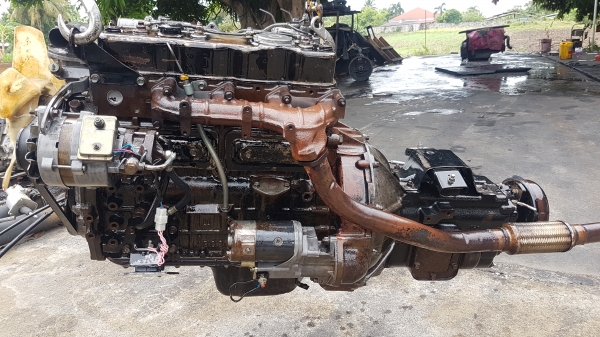 ขายเครื่องยนต์อีซุซุ100แรงพร้อมเกียร์4BC2