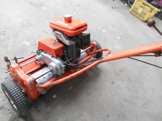 รถตัดหญ้ากรีน tsuchiya พร้อมใช้งาน รถตัดหญ้ากรีน tsuchiya พร้อมใช้งาน