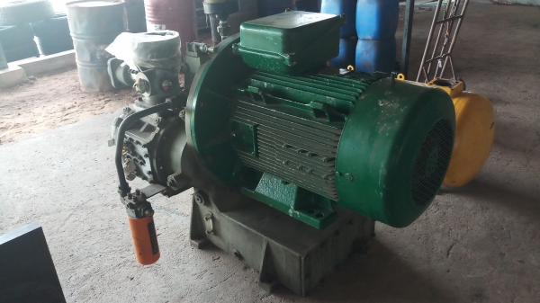 มอเตอร์ปั้มลมสกรู100แรง มอเตอร์ปั้มลมสกรู100แรง