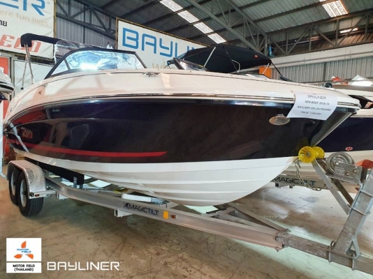 2018 Bayliner VR5 Bowrider ราคาลดมากกว่า 300,000 บาท!!!