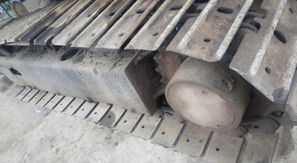 FROM JAPANโซ่พร้อมแผ่นแทรคเหล็ก  สำหรับรถไซค์ 15 ,20, 25, 30, 35 (จำนวน:40ข้อ) สินค้าเก่านอก ติดรถขุด*คู่ละ* 27,000 บาท*