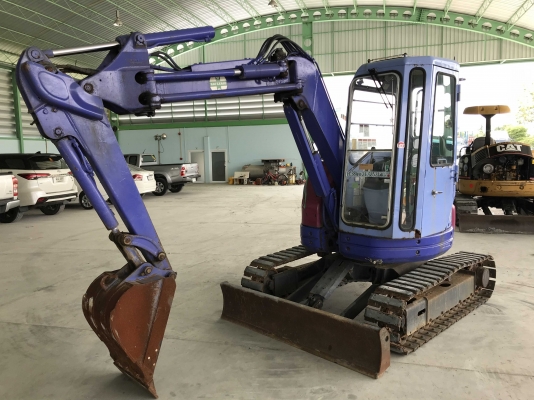 KOMATSU PC38UU-2E สภาพสวย มีตู้เก๋ง เดิม ๆ นำเข้าตรงจากญี่ปุ่น
