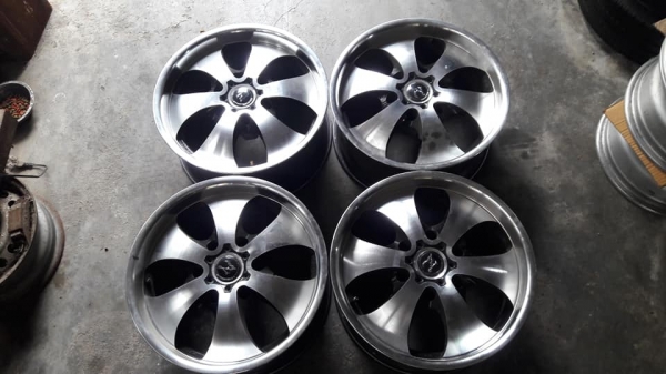 ขอบ17 6รู สีเดิม2,900฿