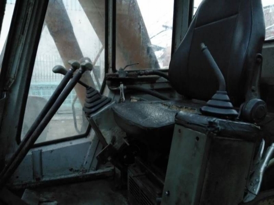 ขาย 395,000  KOBELCO SK60 MARK2 (บุ้งกี๋ + หัวเจาะ ) เครื่องดี ปั้มแรง โช่หนา เอวแน่น สภาพพร้อมใช้ เอกสารชื้อขาย รถอยู่  นครปฐม  090-772-3710 090-772-3708