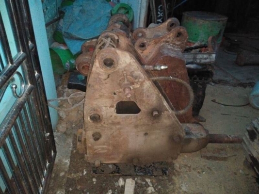 ขาย 395,000  KOBELCO SK60 MARK2 (บุ้งกี๋ + หัวเจาะ ) เครื่องดี ปั้มแรง โช่หนา เอวแน่น สภาพพร้อมใช้ เอกสารชื้อขาย รถอยู่  นครปฐม  090-772-3710 090-772-3708