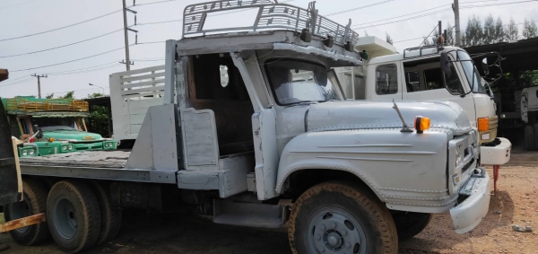 รถบรรทุกหัวยาว 10 ล้อเทเลอร์ ยี่ห้อ ISUZU 168 แรงม้า เครื่อง HINO EH700 หมายเลขยังไม่ลงเล่ม มีเลขให้ เครื่องดี ไม่หลวม