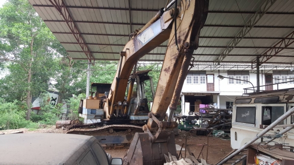 ขายตามสภาพ แบคโฮ KOBELCO 907 รถจอดไว้นานแล้ว เครื่องสตาร์ทติด ปั้มดี ช่วงล่างสวย เอกสารใบซื้อขาย