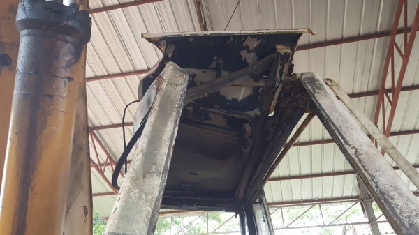 ขายตามสภาพ แบคโฮ KOBELCO 907 รถจอดไว้นานแล้ว เครื่องสตาร์ทติด ปั้มดี ช่วงล่างสวย เอกสารใบซื้อขาย