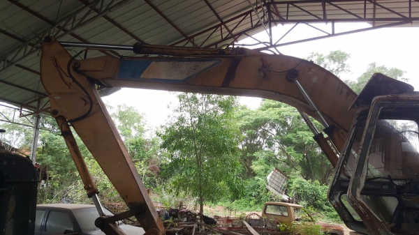 ขายตามสภาพ แบคโฮ KOBELCO 907 รถจอดไว้นานแล้ว เครื่องสตาร์ทติด ปั้มดี ช่วงล่างสวย เอกสารใบซื้อขาย